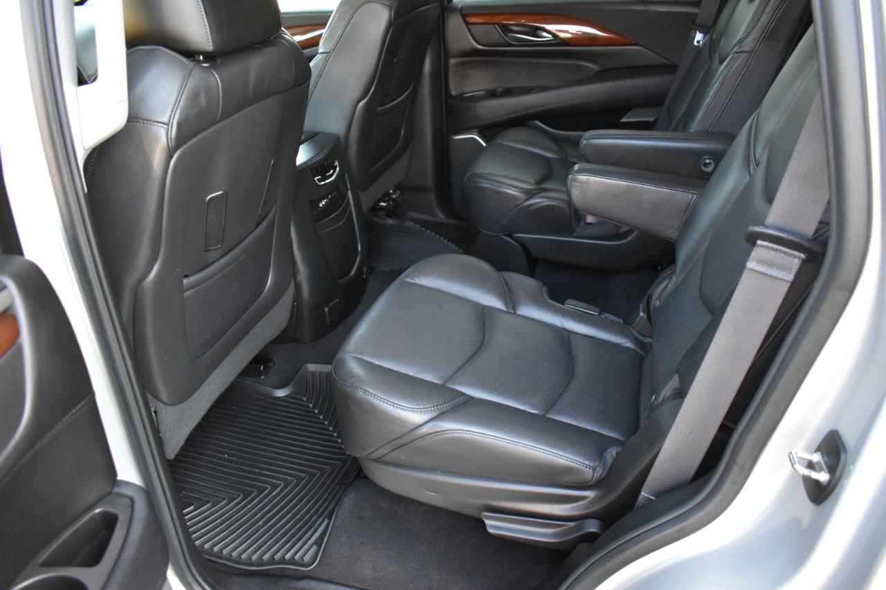 Cadillac Escalade Luxury 4WD 2016