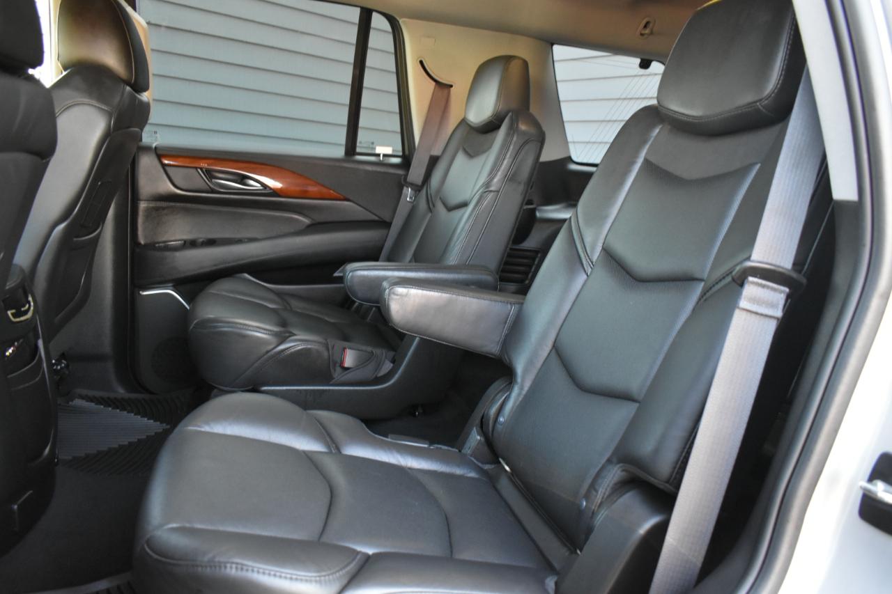 Cadillac Escalade Luxury 4WD 2016