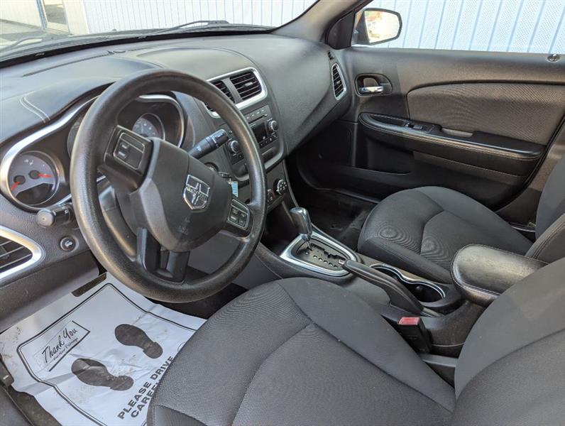 2013 Dodge Avenger SE's photo