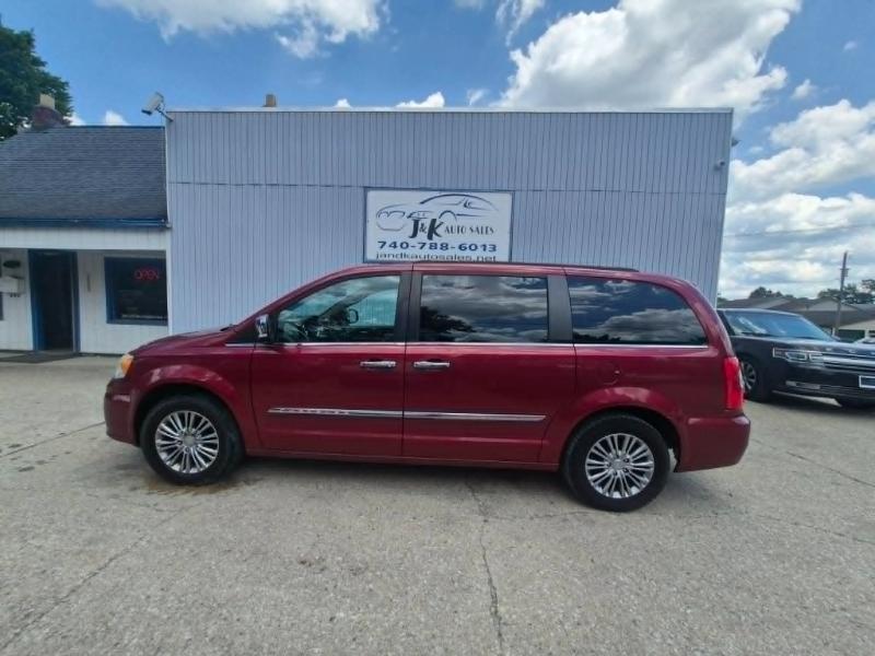 2014 Chrysler Town & Country Touring-L