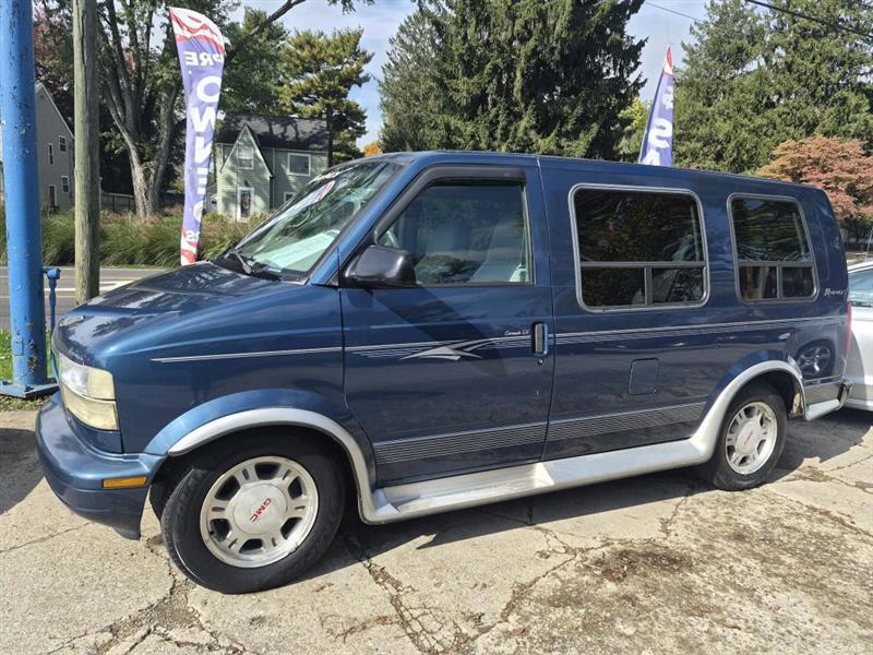 2003 GMC Safari Cargo Van