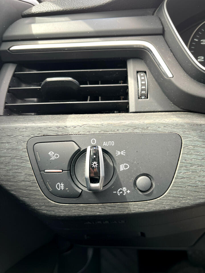 Audi A4 2.0T Premium Sedan 2017