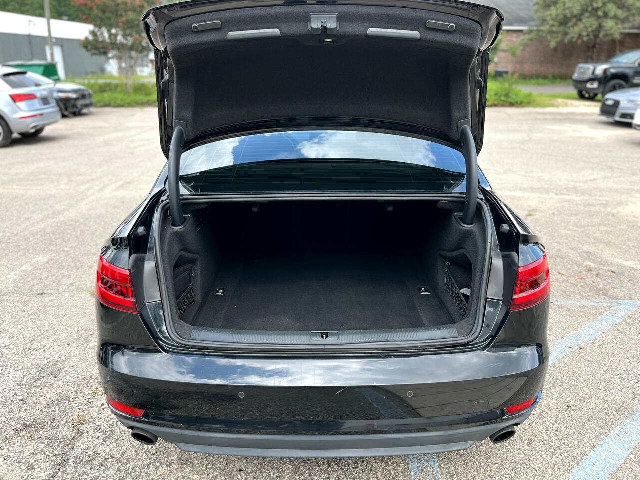 Audi A4 2.0T Premium Sedan 2017