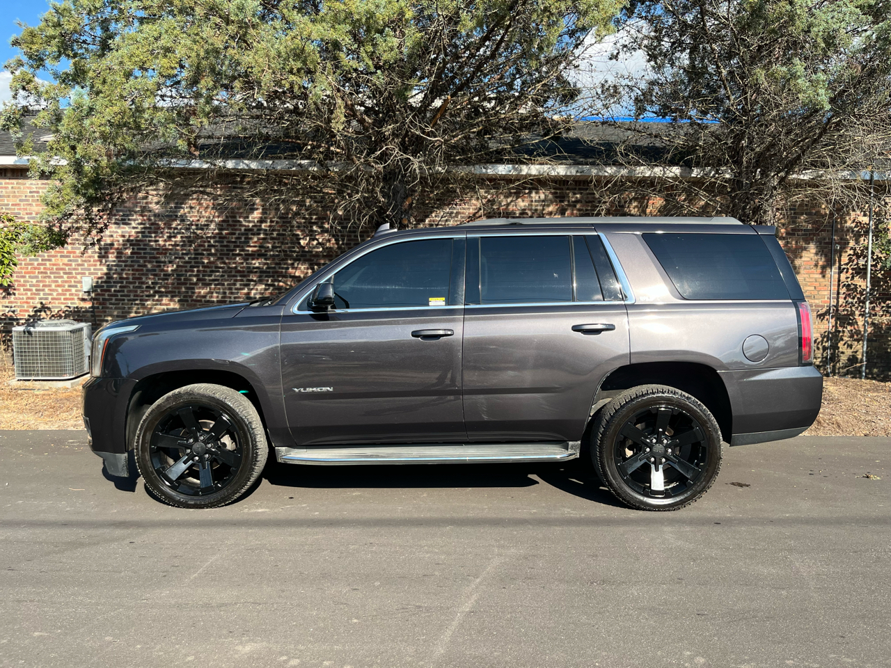 GMC Yukon SLT 4WD 2017