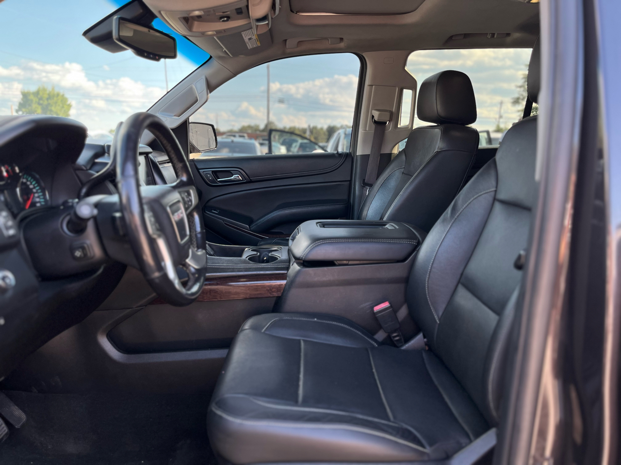 GMC Yukon SLT 4WD 2017