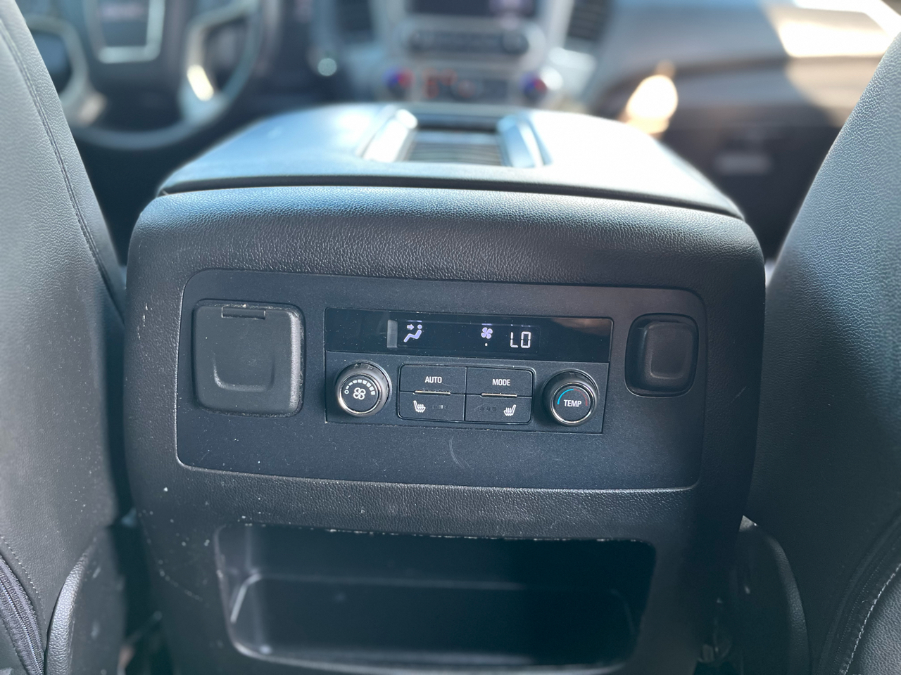 GMC Yukon SLT 4WD 2017