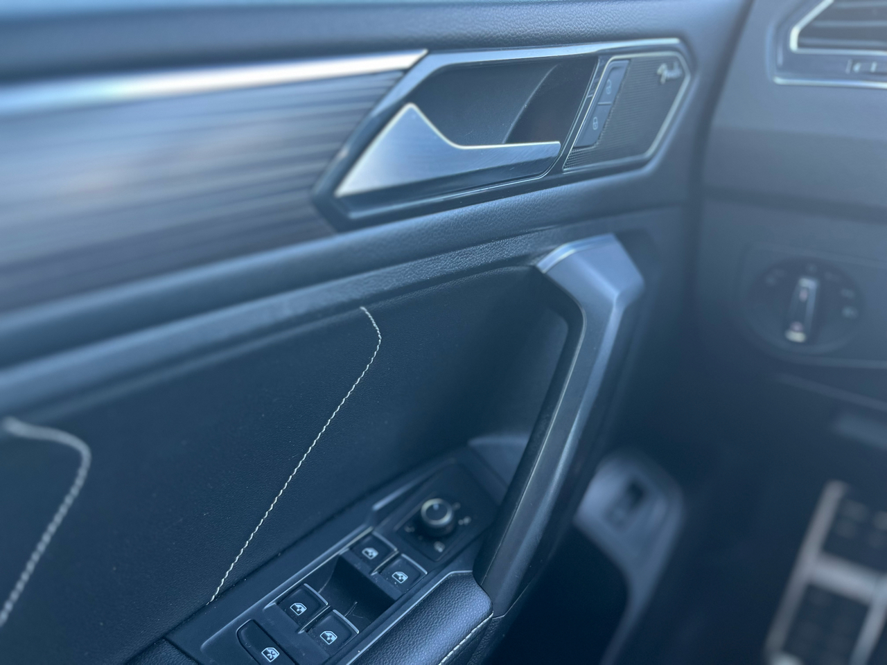 Volkswagen Tiguan SEL R-Line 4MOTION 2022