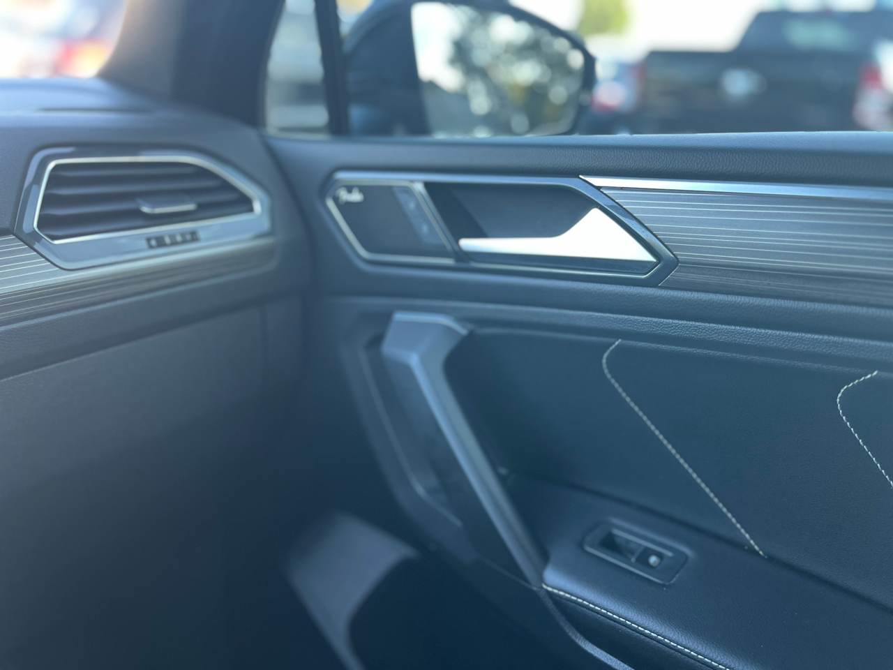 Volkswagen Tiguan SEL R-Line 4MOTION 2022