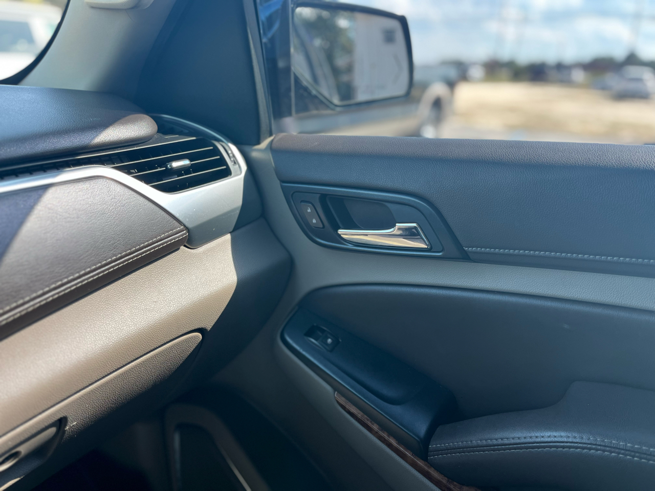 Chevrolet Suburban LTZ 1500 4WD 2015