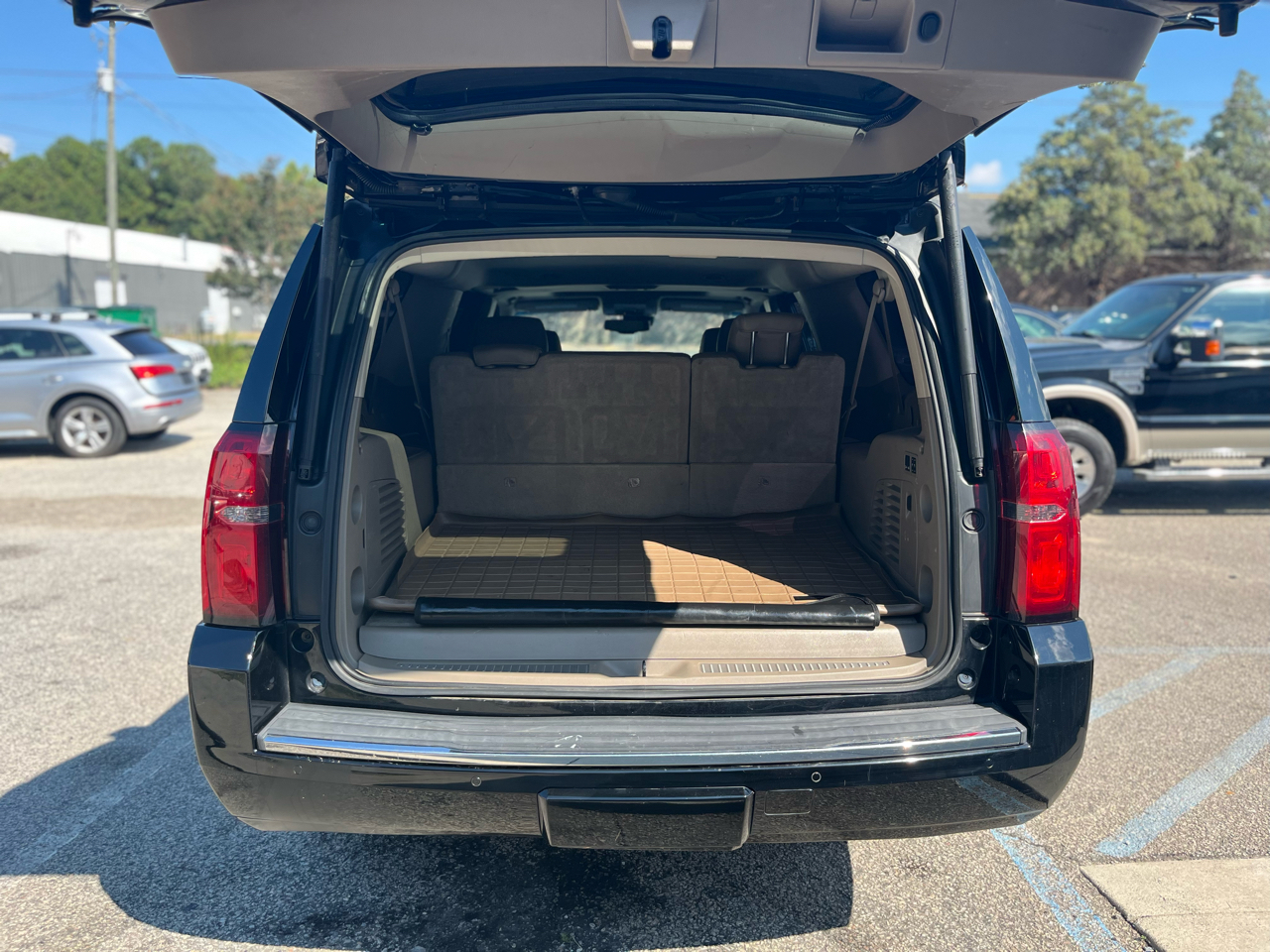 Chevrolet Suburban LTZ 1500 4WD 2015