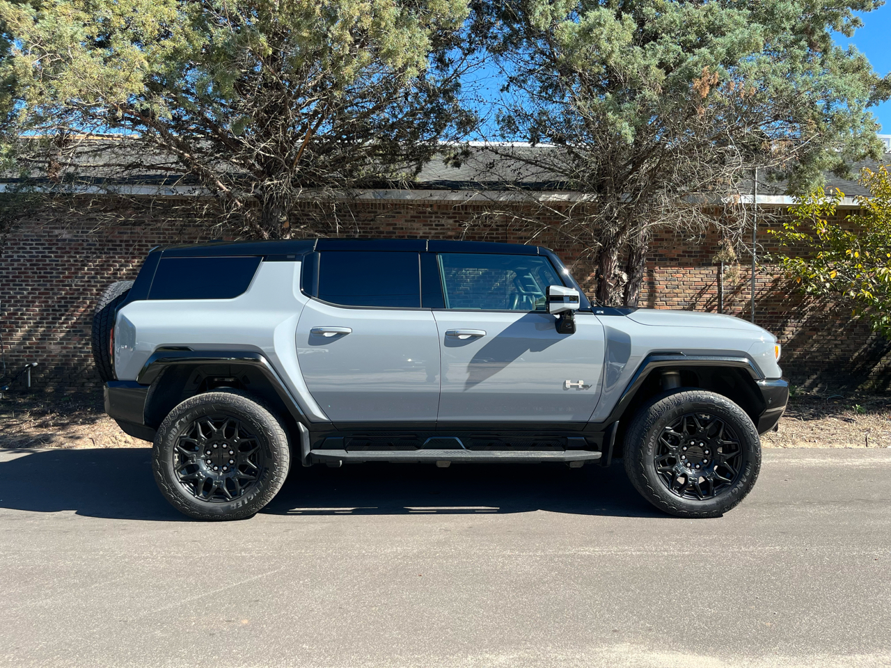 GMC HUMMER EV SUV 2X 2025