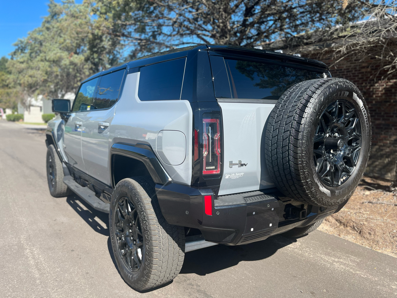 GMC HUMMER EV SUV 2X 2025
