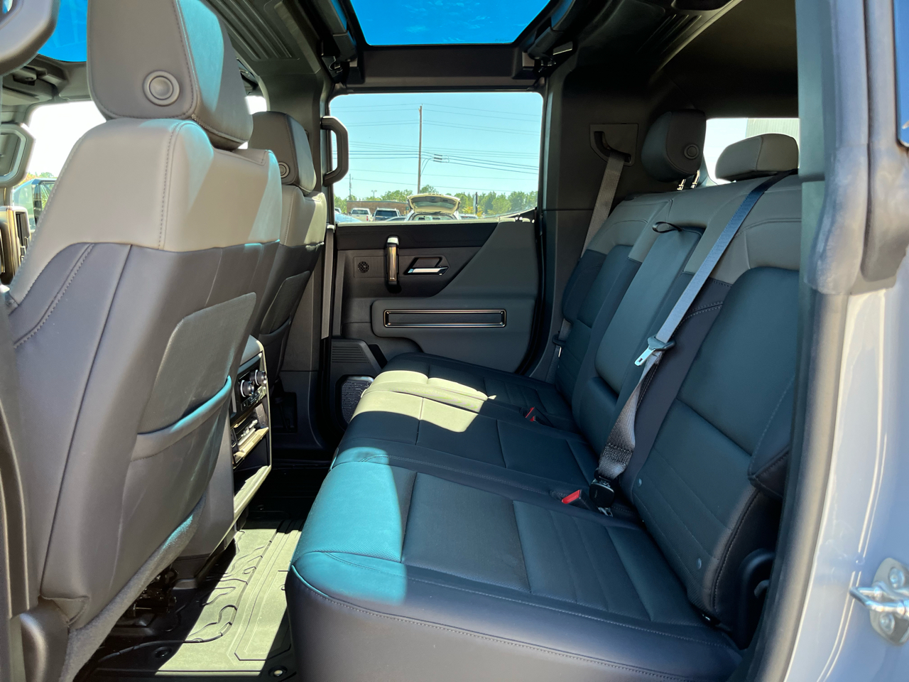 GMC HUMMER EV SUV 2X 2025