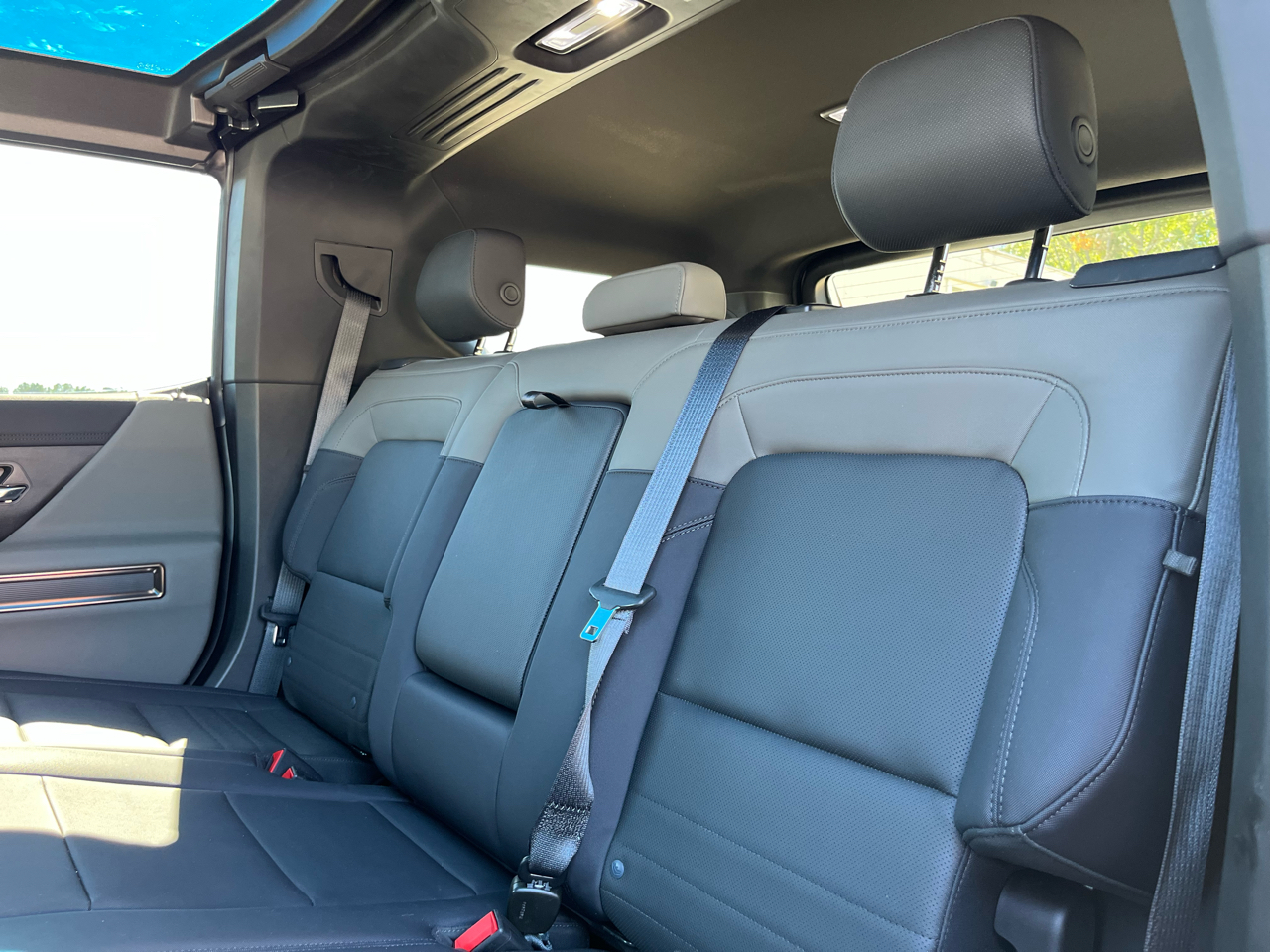 GMC HUMMER EV SUV 2X 2025