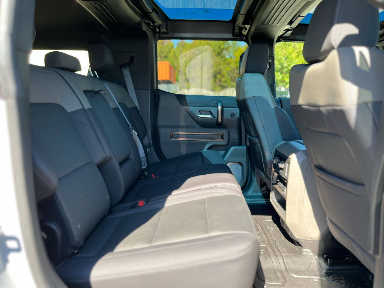 GMC HUMMER EV SUV 2X 2025