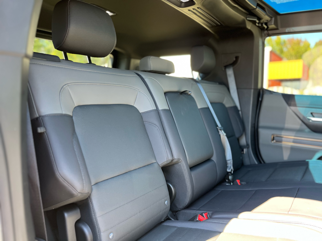 GMC HUMMER EV SUV 2X 2025