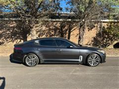 2019 Kia Stinger  2019 Kia Stinger