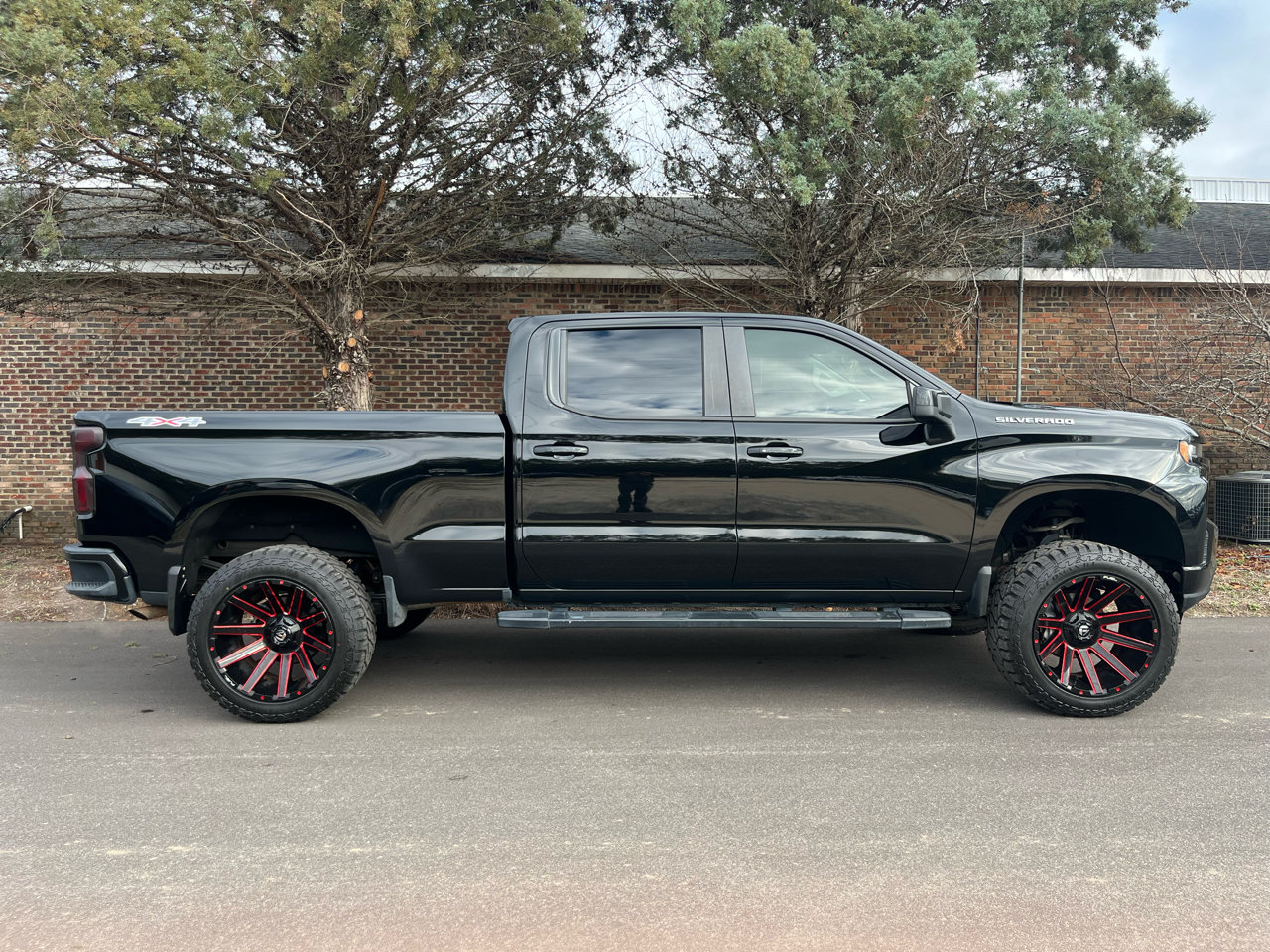 2020 Chevrolet Silverado 1500 RST Crew Cab 4WD