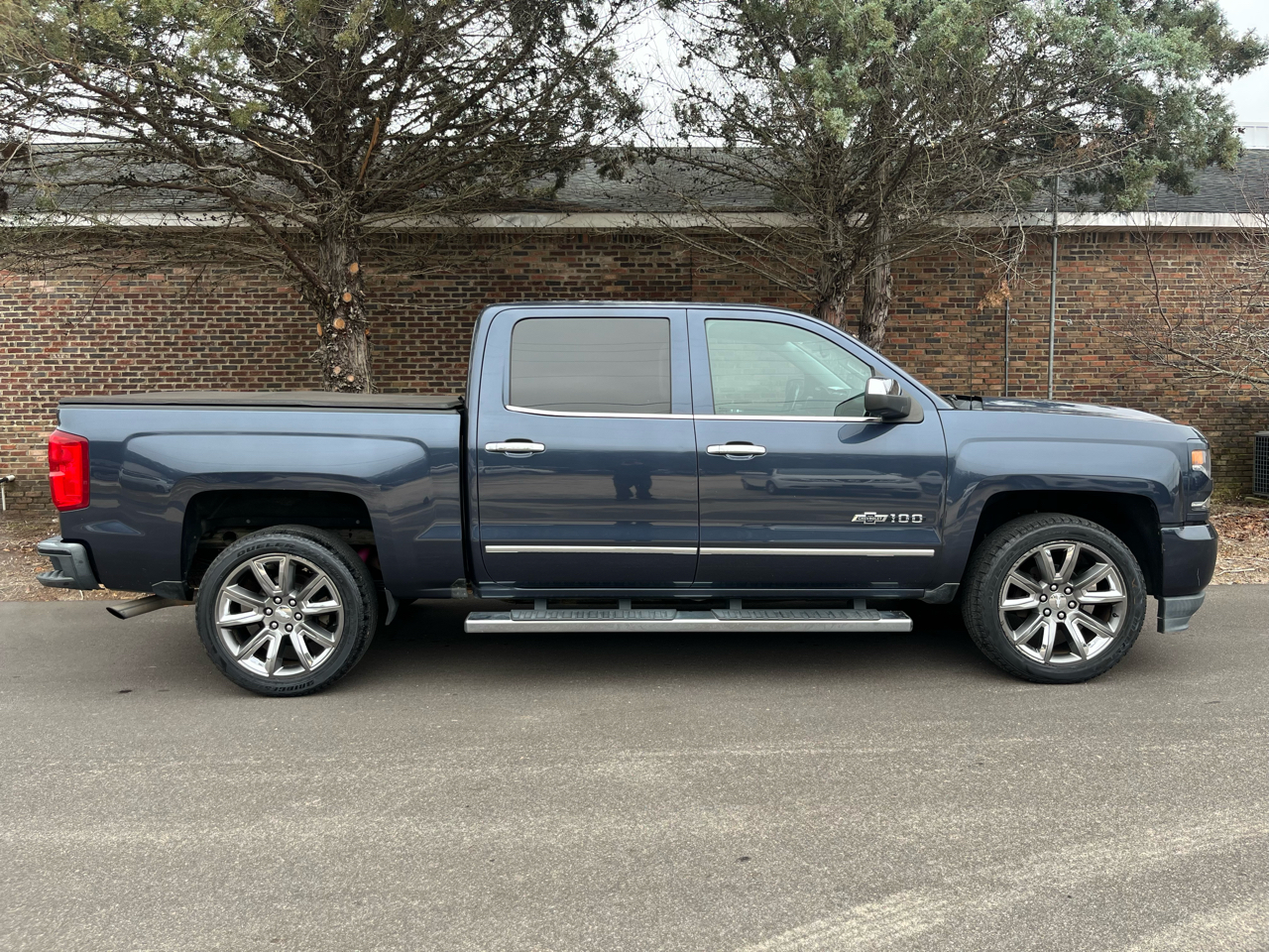 2018 Chevrolet Silverado 1500 LTZ Crew Cab 4WD