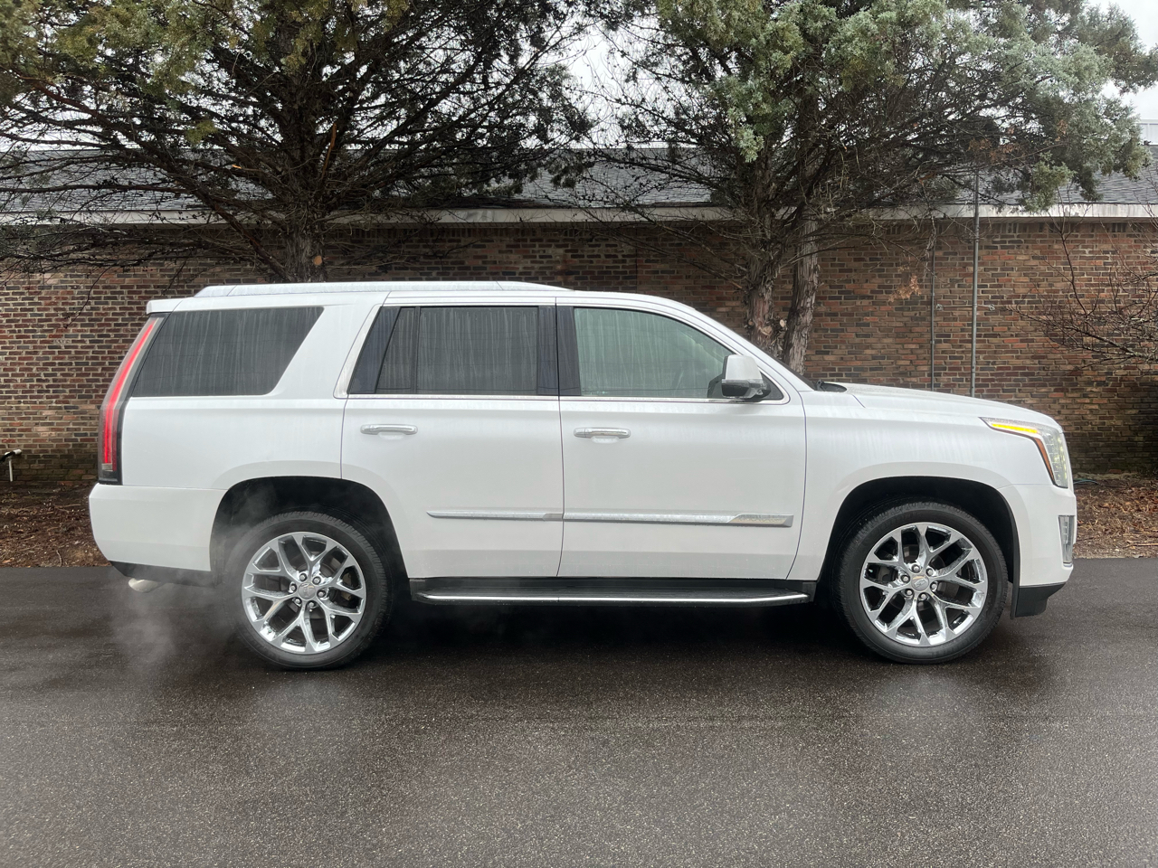 2016 Cadillac Escalade Premium's photo