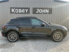 2017 Porsche Macan 