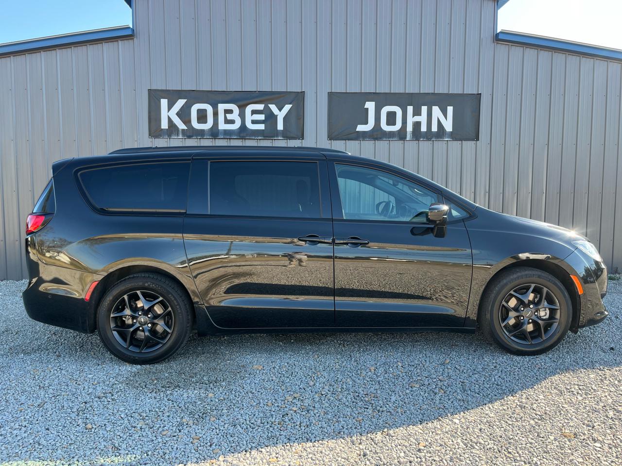 2020 Chrysler Pacifica Touring-L Plus