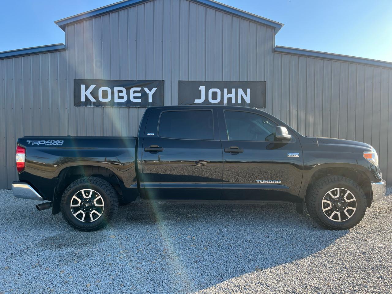 2016 Toyota Tundra SR5 5.7L V8 CrewMax 4WD