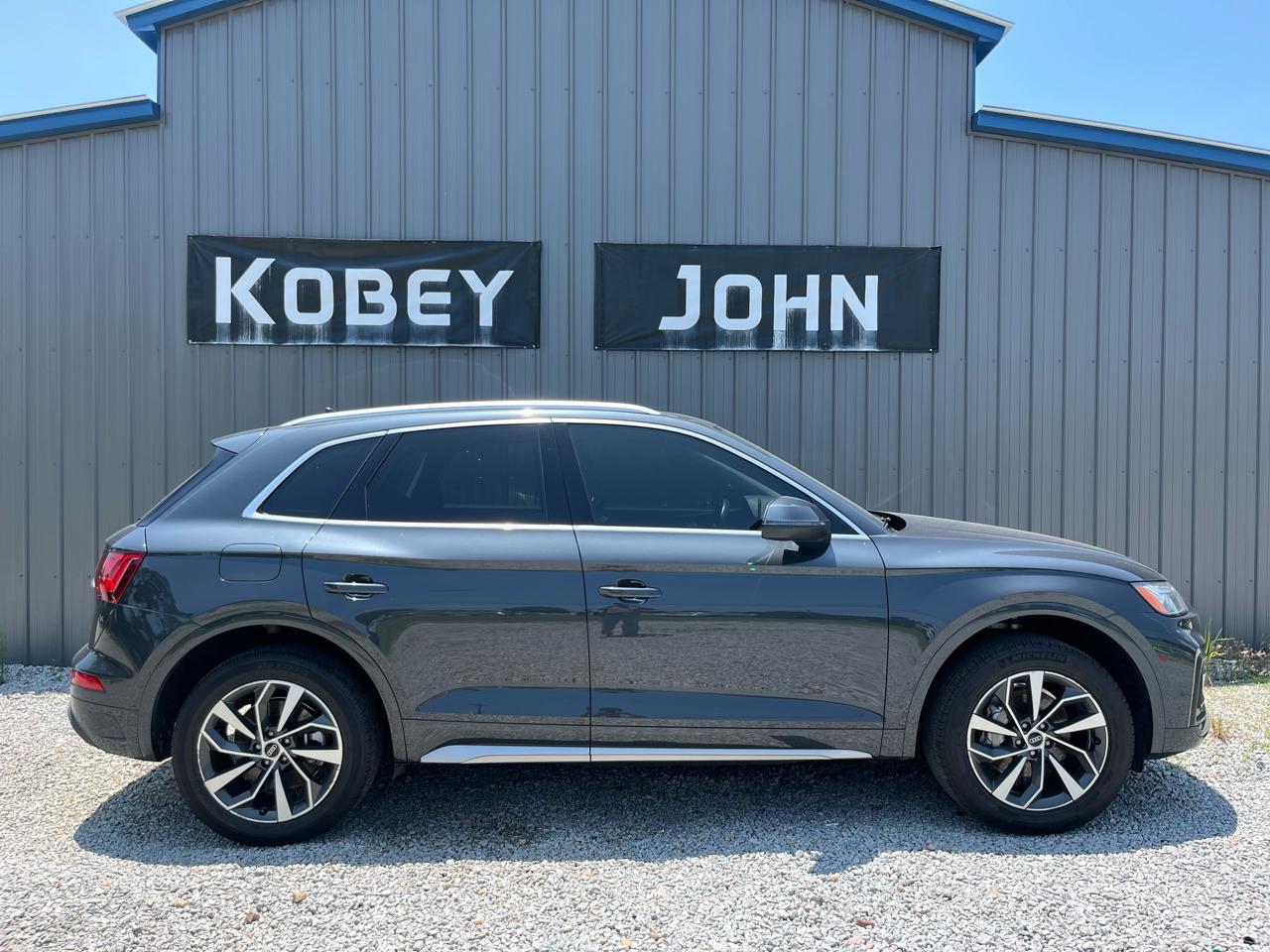 2021 Audi Q5 45 Premium Plus's photo