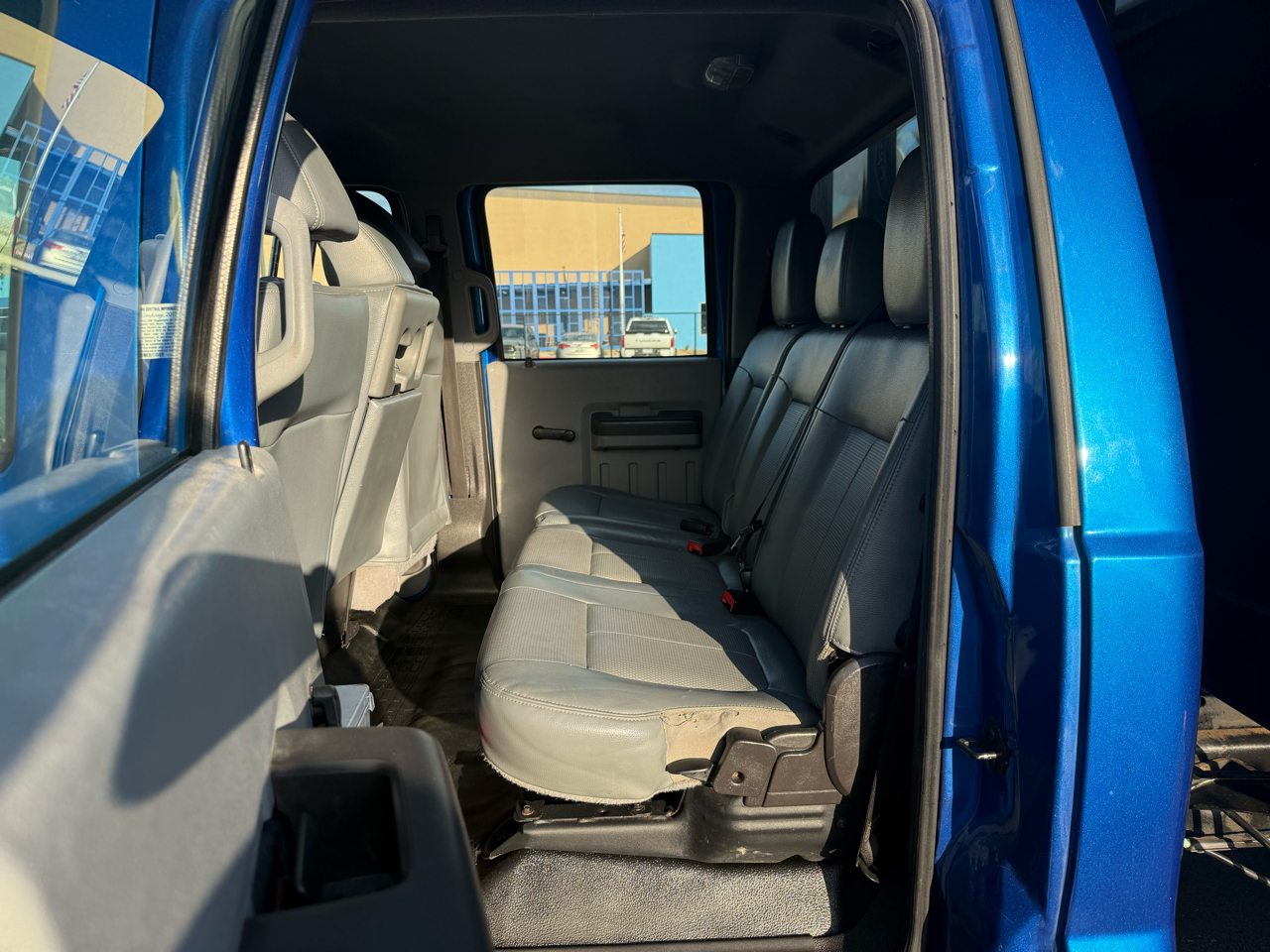 Ford F-450 SD Crew Cab DRW 2WD 2016 Ford F-450 SD Crew Cab DRW 2WD 2016