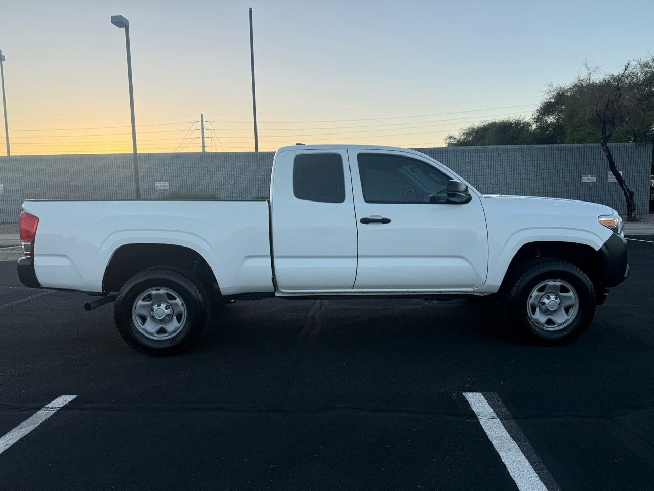 2016 Toyota Tacoma SR5 Access Cab photo 2