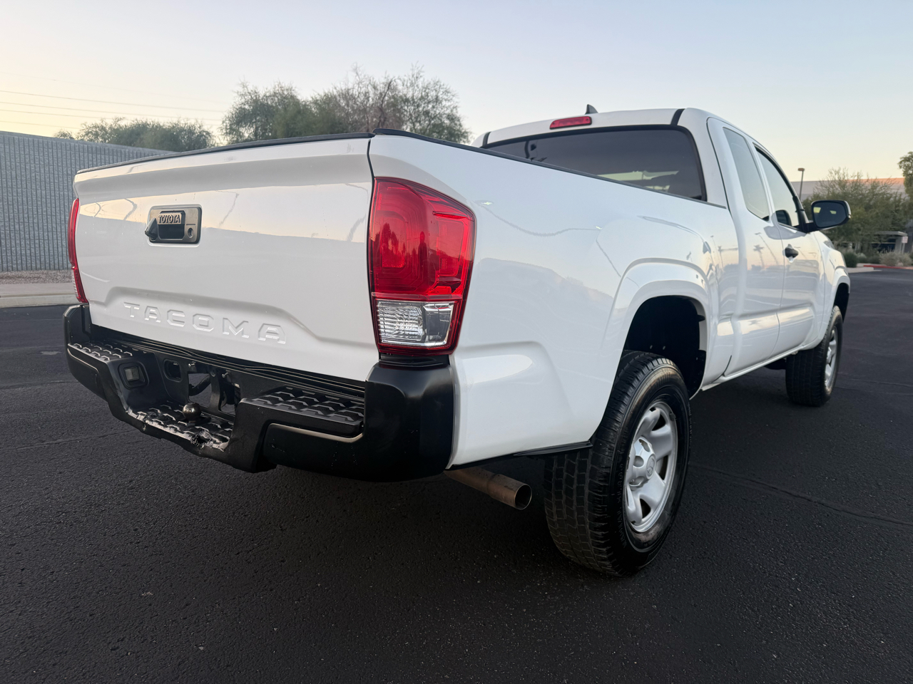 2016 Toyota Tacoma SR5 Access Cab photo 3