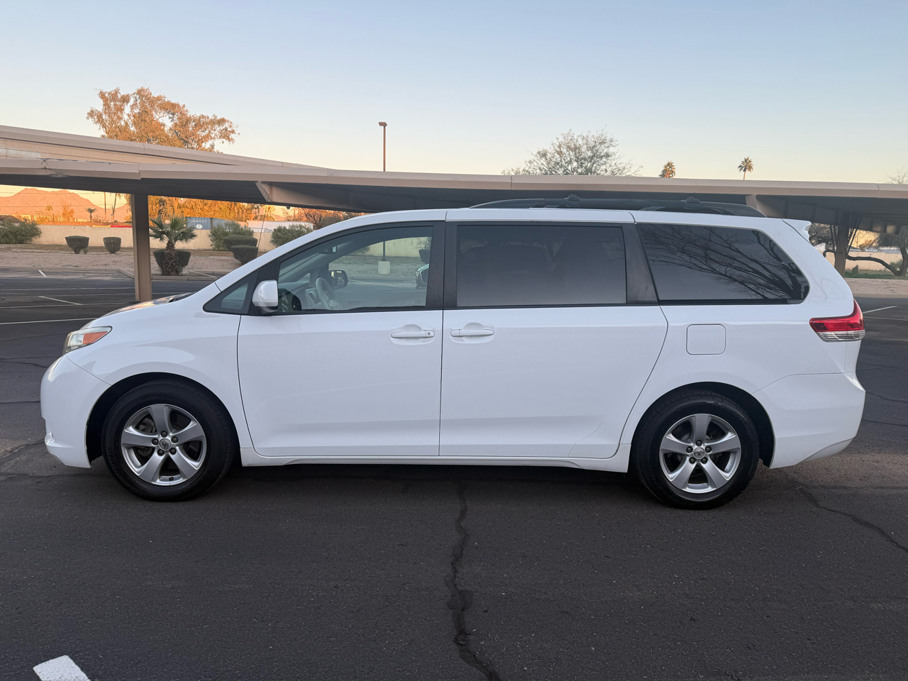 Toyota Sienna LE FWD 8-Passenger V6 2014