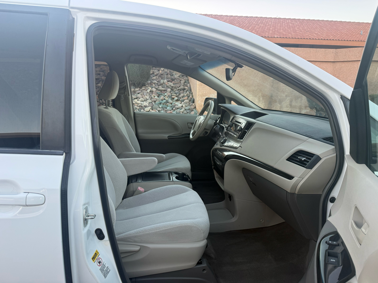 Toyota Sienna LE FWD 8-Passenger V6 2014