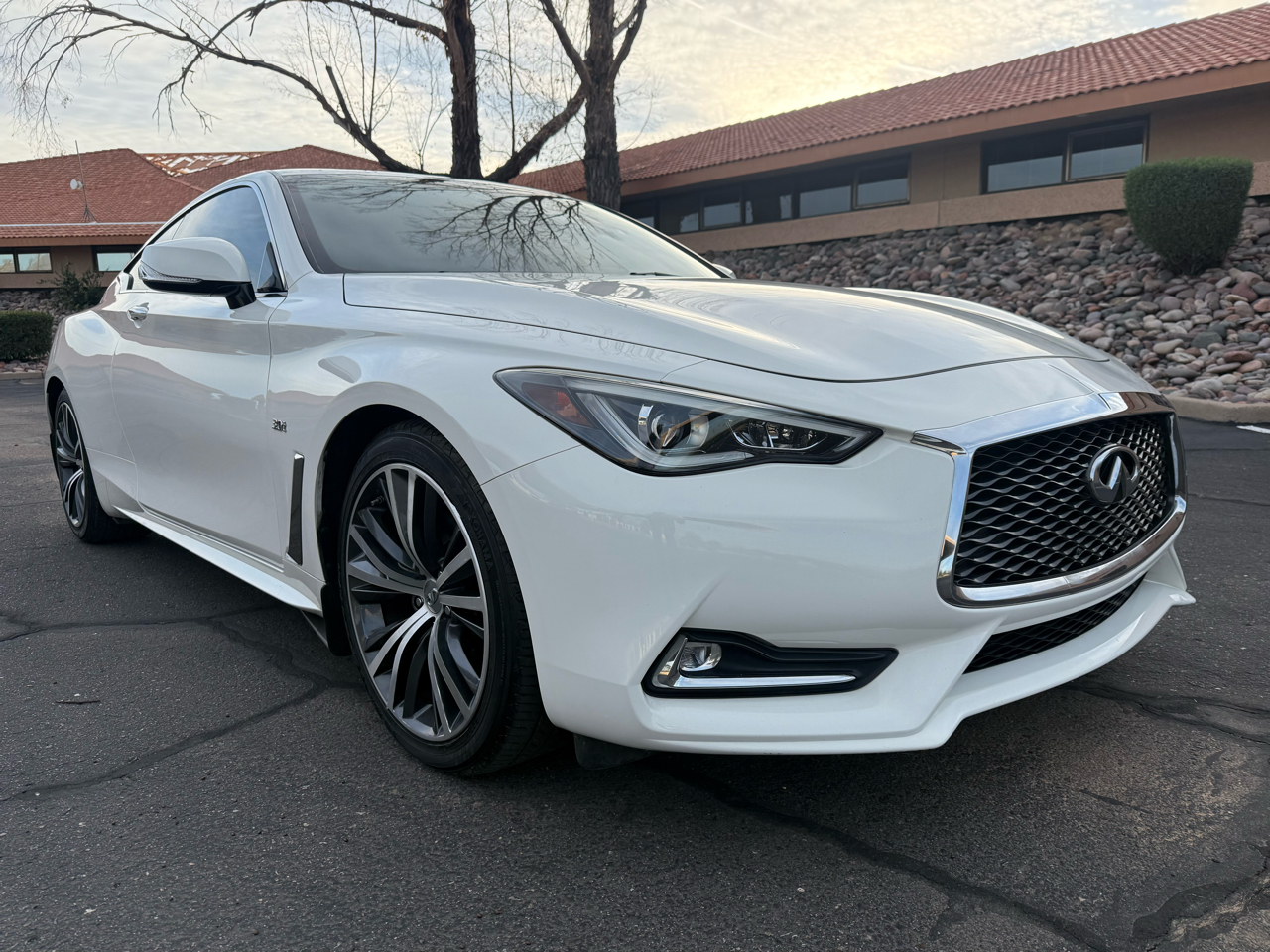 Infiniti Q60 3.0t LUXE AWD 2018