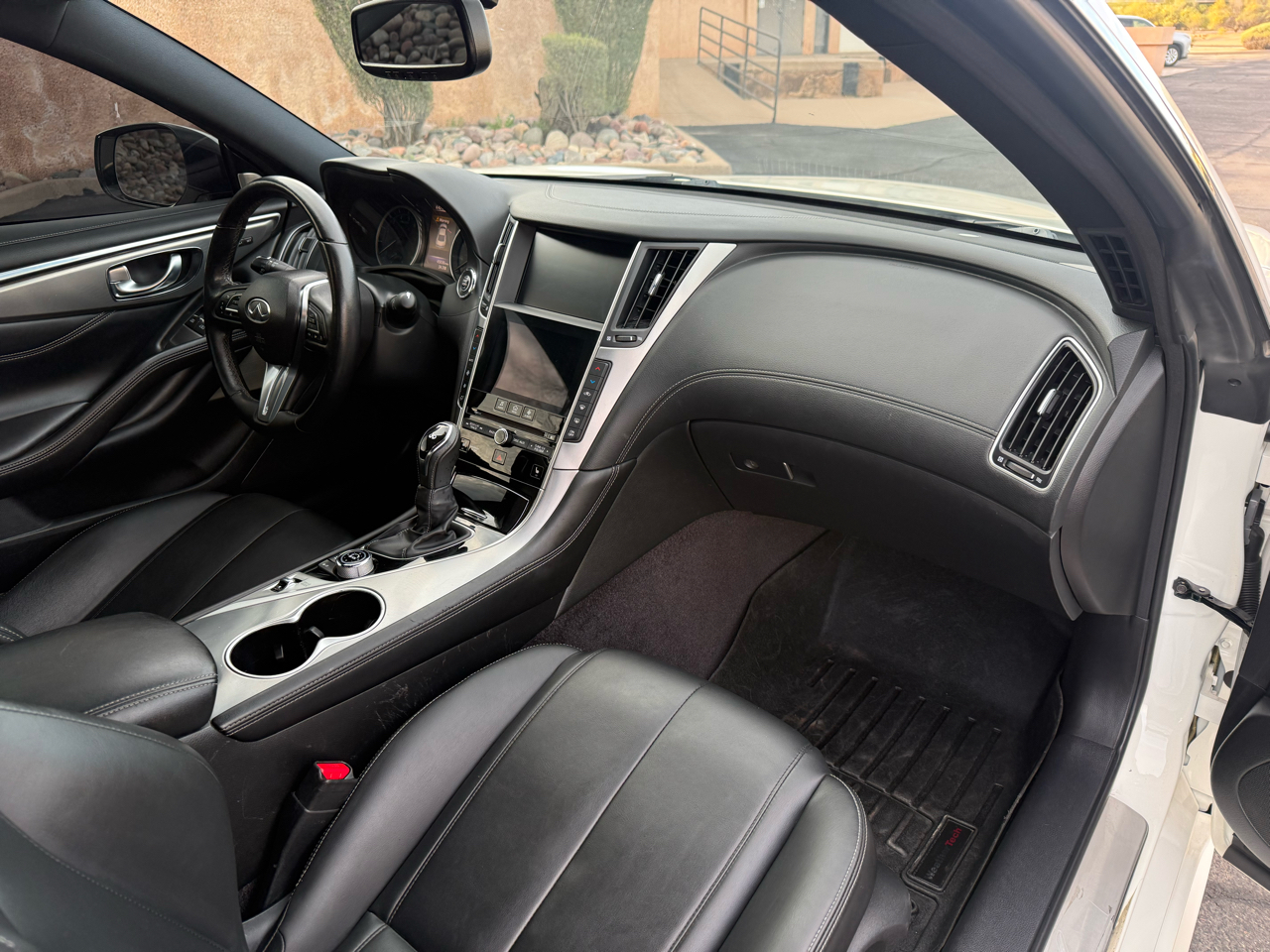 Infiniti Q60 3.0t LUXE AWD 2018