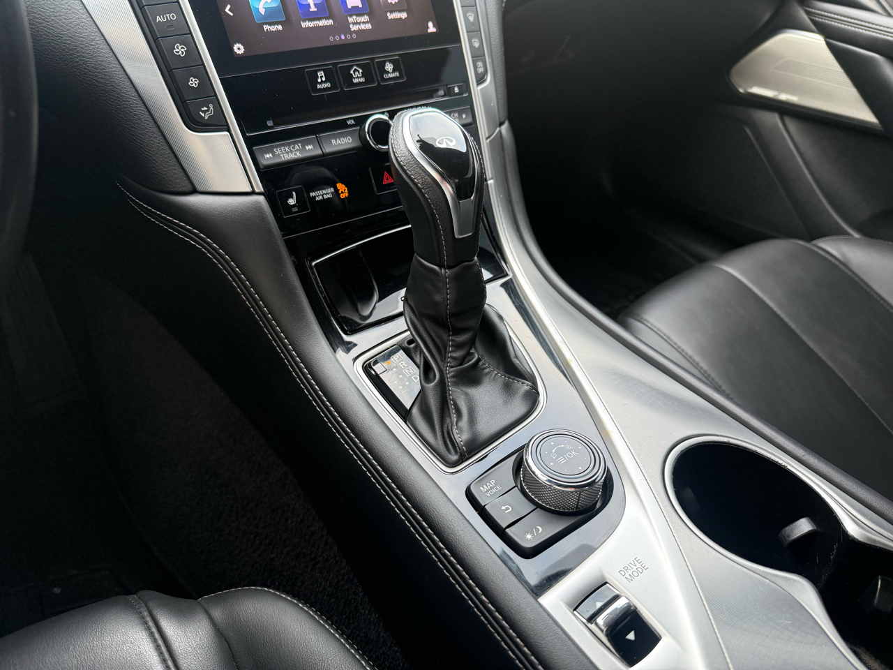 Infiniti Q60 3.0t LUXE AWD 2018