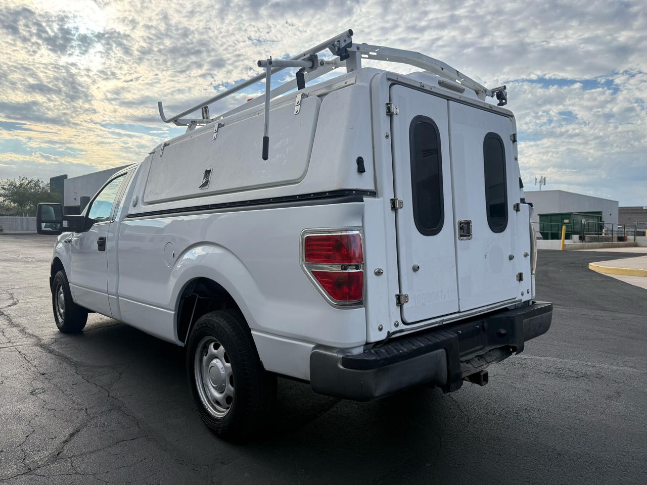 Ford F-150 2WD Reg Cab 145" XL 2011