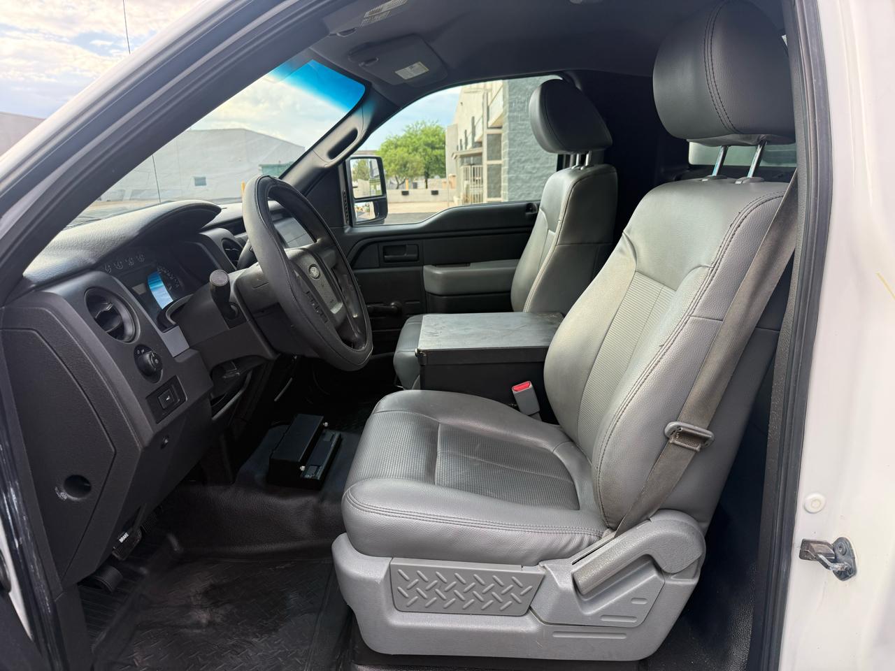 Ford F-150 2WD Reg Cab 145" XL 2011