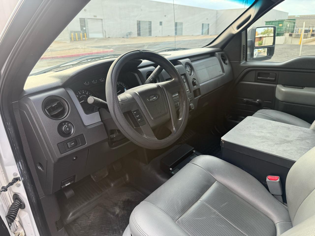 Ford F-150 2WD Reg Cab 145" XL 2011
