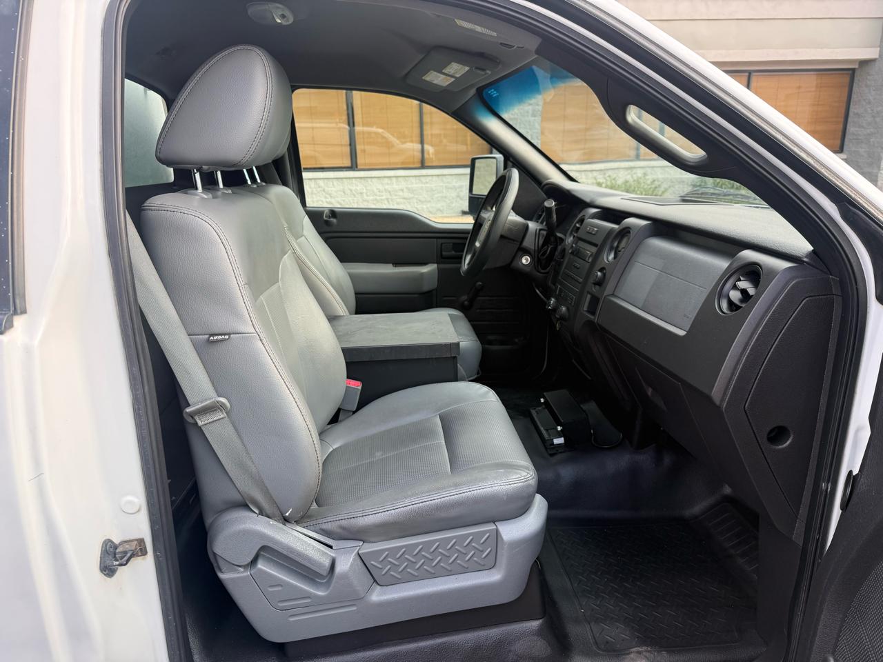 Ford F-150 2WD Reg Cab 145" XL 2011