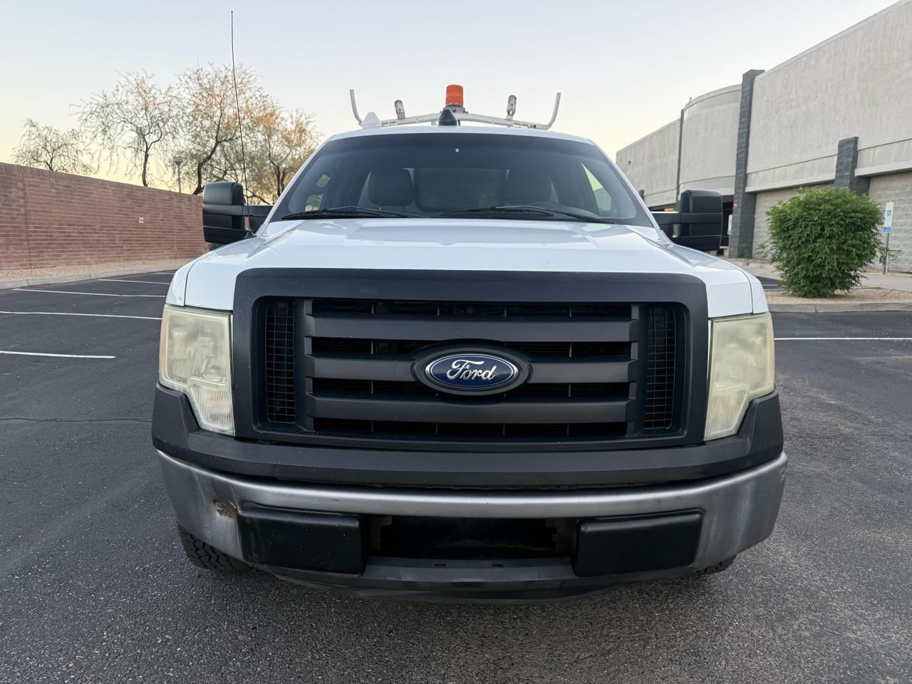 Ford F-150 2WD Reg Cab 145" XL 2011