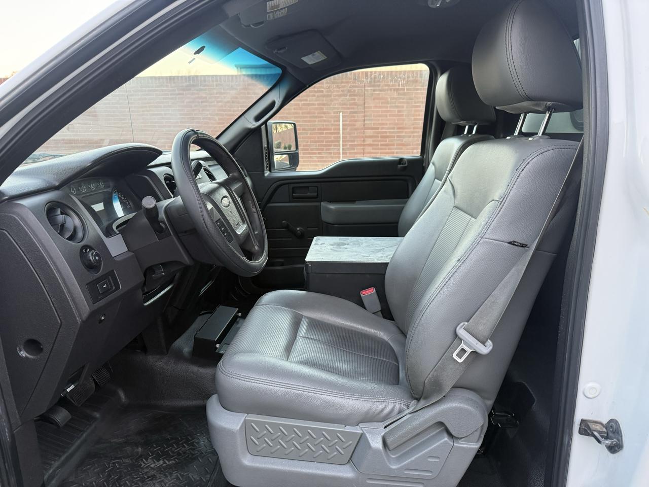 Ford F-150 2WD Reg Cab 145" XL 2011