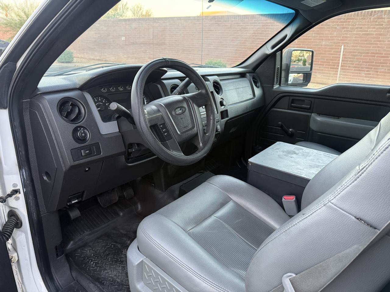 Ford F-150 2WD Reg Cab 145" XL 2011