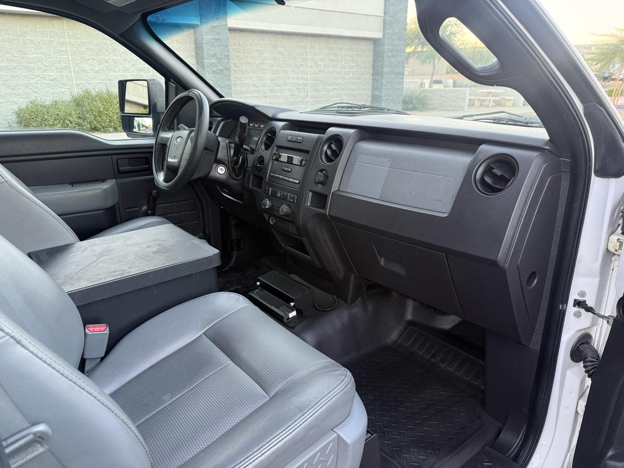 Ford F-150 2WD Reg Cab 145" XL 2011