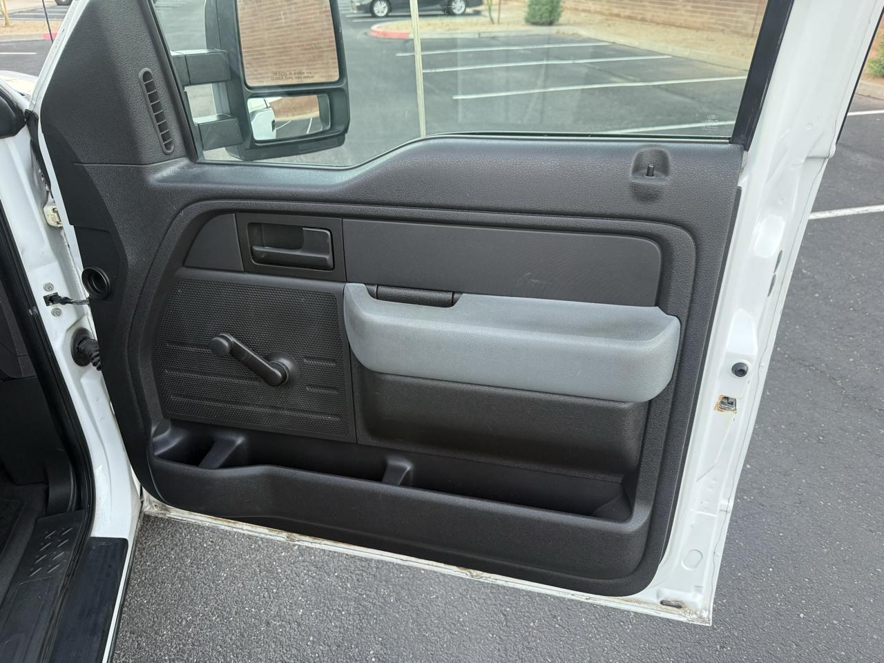 Ford F-150 2WD Reg Cab 145" XL 2011