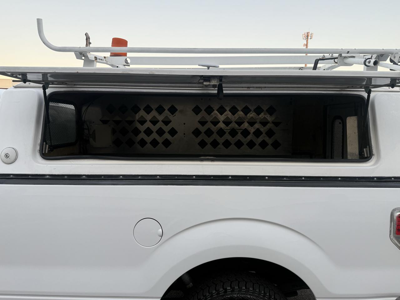 Ford F-150 2WD Reg Cab 145" XL 2011