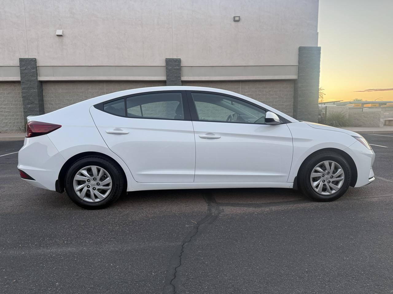 Hyundai Elantra SE 2020