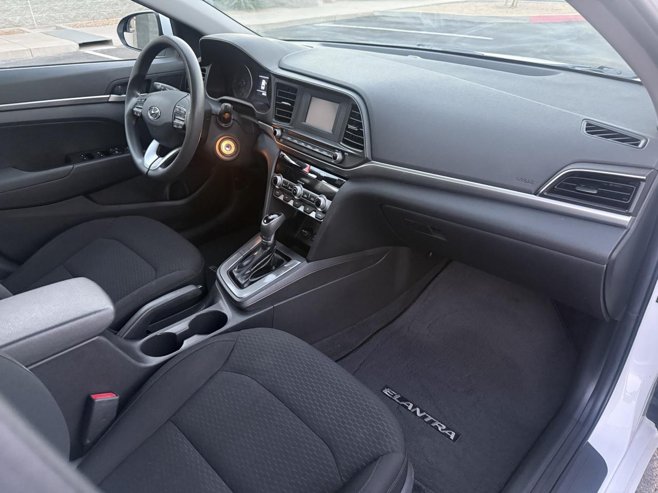 Hyundai Elantra SE 2020