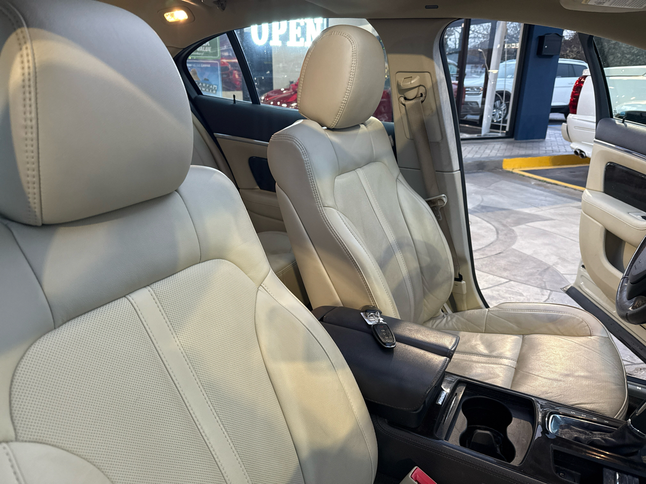 Lincoln MKS FWD 2015