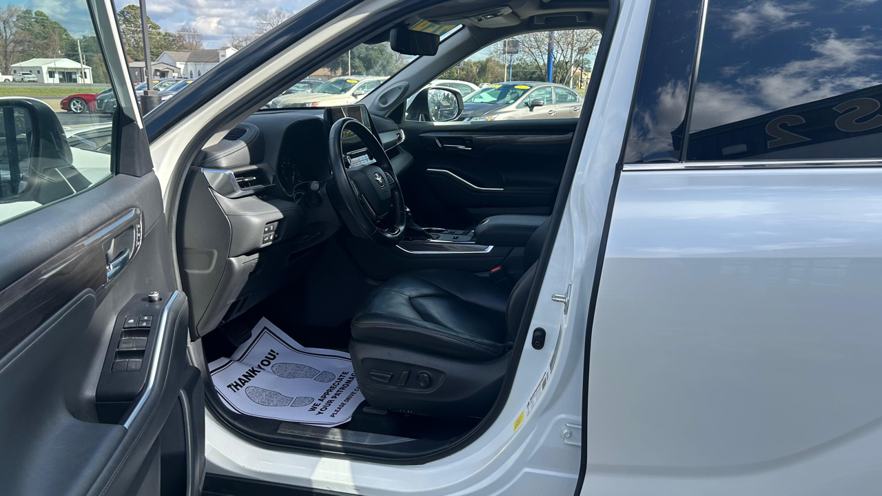 Toyota Highlander Limited 2021